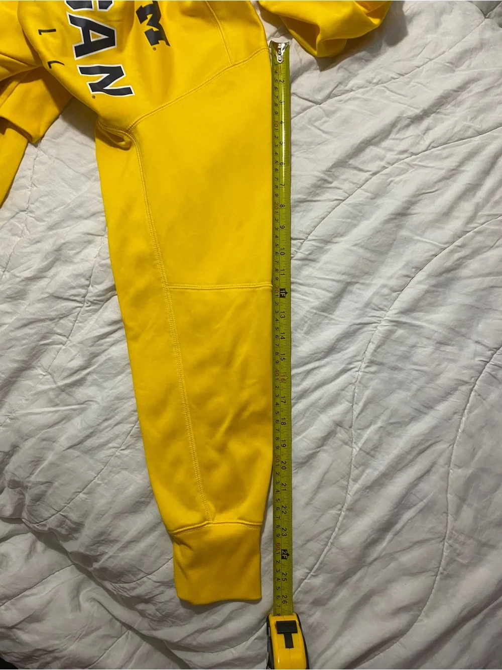Nike ThermaFit Michigan Wolverines Football Maize Hoodie Men’s Small